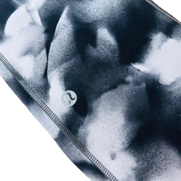 Lululemon Leggings Capri Speed Up Crop 21” White Black Pattern Gym 4 Small - Picture 4 of 7